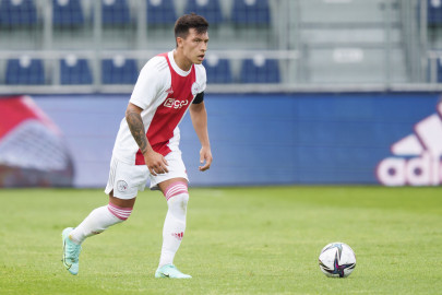 man utd agree deal with ajax for martinez man utd agree deal with ajax for martinez