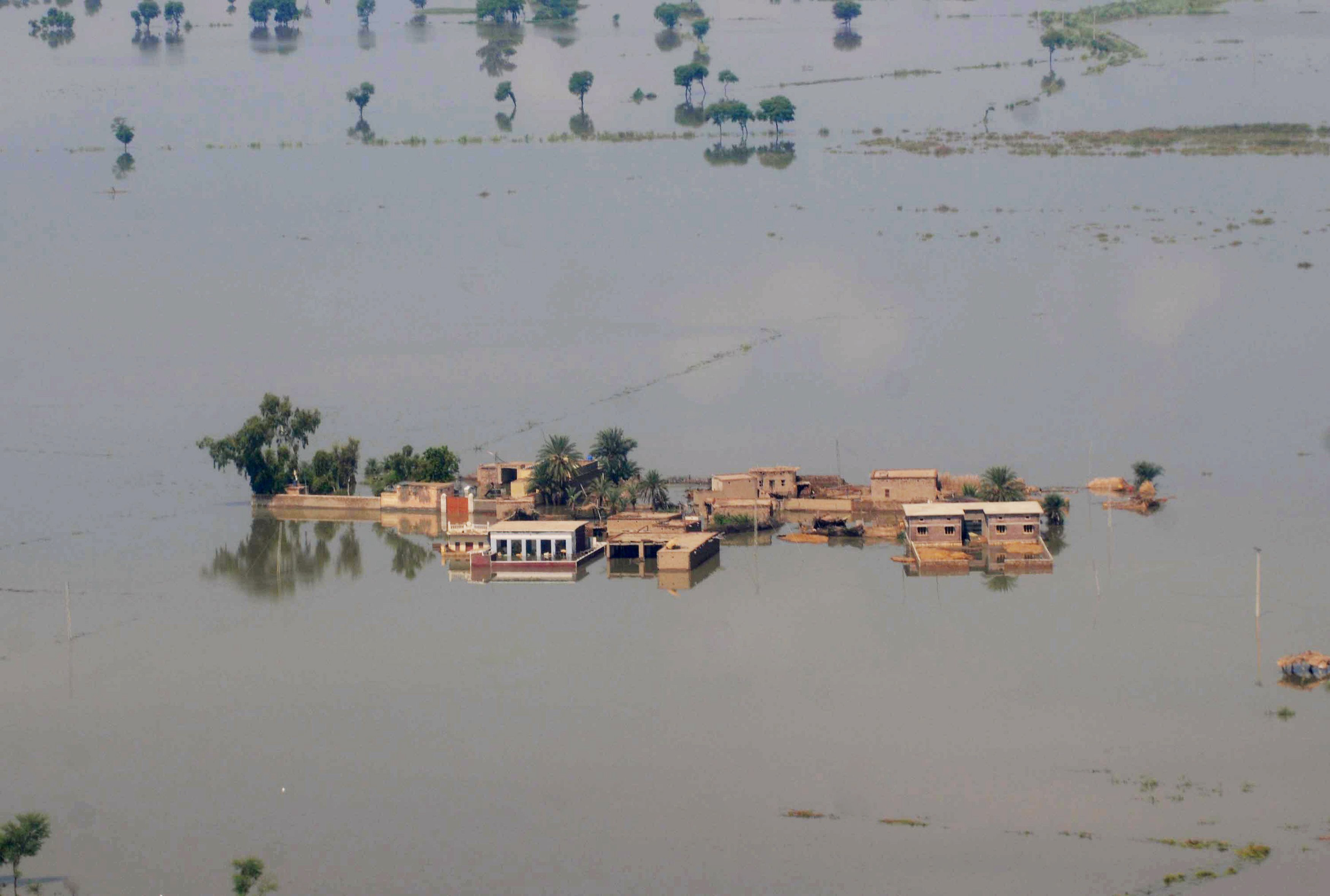 flood survivors display interfaith harmony