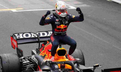 verstappen s second f1 title is merely a matter of when