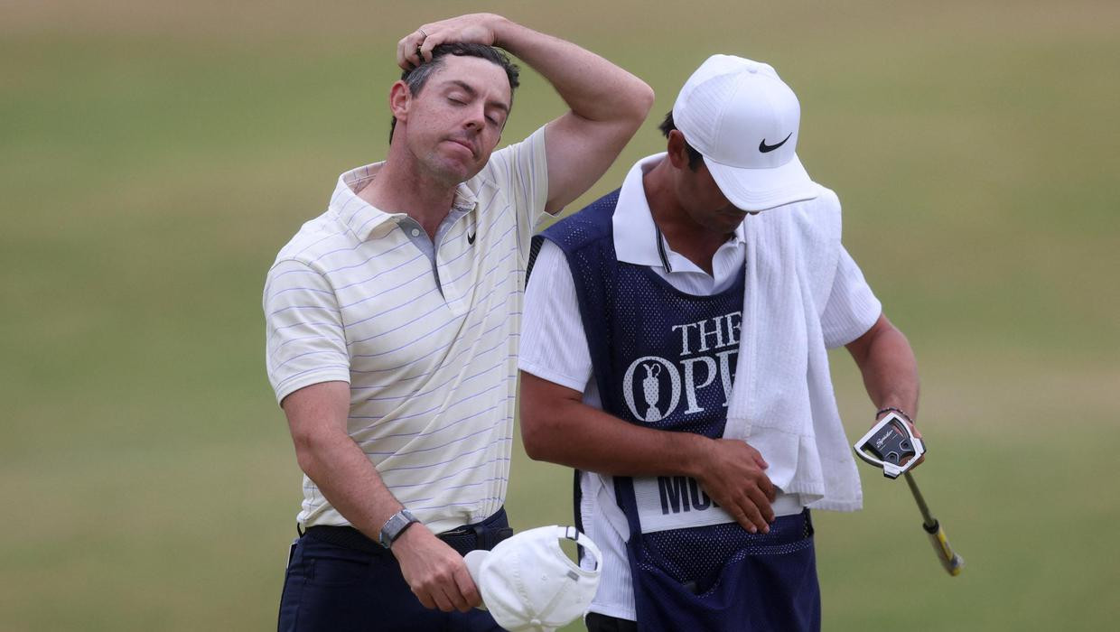Photo of McIlroy forced to be patient as major drought goes on