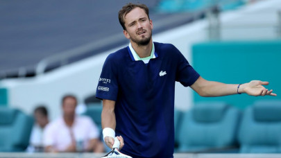 medvedev ready to play wimbledon if ban reversed medvedev ready to play wimbledon if ban reversed