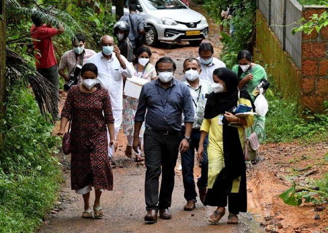 members of a medical team from kozhikode medical college carry areca nut and guava fruit samples to conduct tests for nipah virus in maruthonkara village in kozhikode district kerala india september 13 2023 photo reuters members of a medical team from kozhikode medical college carry areca nut and guava fruit samples to conduct tests for nipah virus in maruthonkara village in kozhikode district kerala india september 13 2023 photo reuters