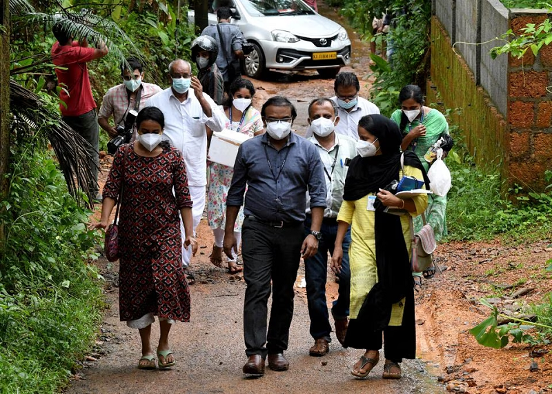 بھارت کے نپاہ وائرس سے باخبر رہنے والوں نے چمگادڑوں، پھلوں سے نمونے اکٹھے کئے  ایکسپریس ٹریبیون