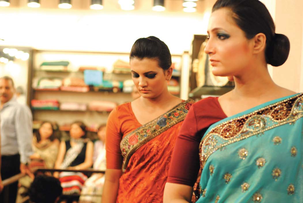 meena bazar comes to karachi