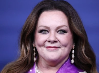 melissa mccarthy and clive owen to star in paramount limited series on jonben t ramsey case