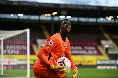 safe pair of hands the remarkable rise of chelsea s edouard mendy safe pair of hands the remarkable rise of chelsea s edouard mendy