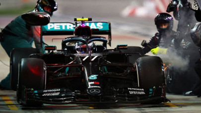 mercedes act to resolve radio problems after pitstop confusion mercedes act to resolve radio problems after pitstop confusion