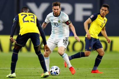 messi fires argentina to wc qualifying win over ecuador