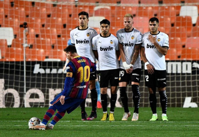 messi nets twice in barca turnaround over valencia