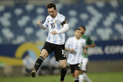 messi moves past mascherano to become argentina s most capped player