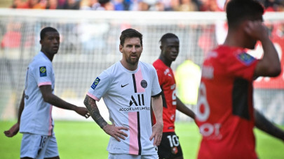 messi suffers first psg defeat