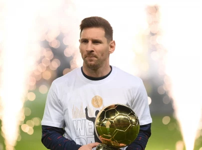 messi shows off ballon d or as psg held by nice