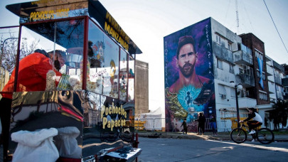 argentines celebrate new stage in messi s career with psg argentines celebrate new stage in messi s career with psg