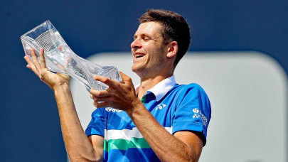 poland s hurkacz beats italian teen sinner to win miami open poland s hurkacz beats italian teen sinner to win miami open