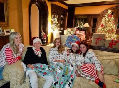 michael bolton shares christmas family photo amid cancer battle