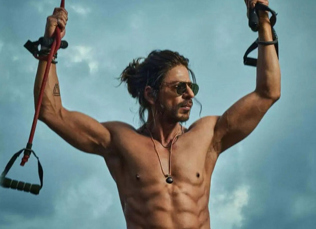 shah rukh khan s charm will steal the show siddharth anand says pathaan does not need publicity shah rukh khan s charm will steal the show siddharth anand says pathaan does not need publicity