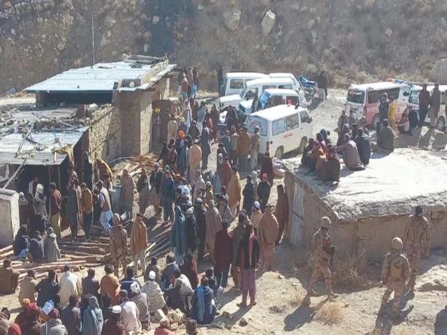 rescuers recover bodies of 11 miners after explosion in balochistan rescuers recover bodies of 11 miners after explosion in balochistan