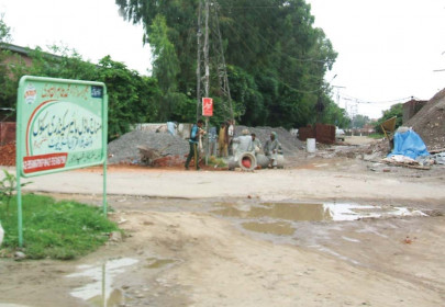 minhaj encroaching on public roads