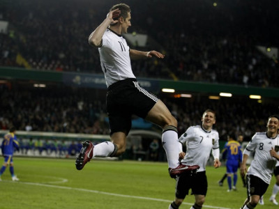 football klose set to join valencia football klose set to join valencia