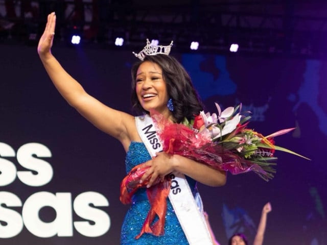 miss kansas alexis smith declares her abuser is not going to stop her from taking the stage