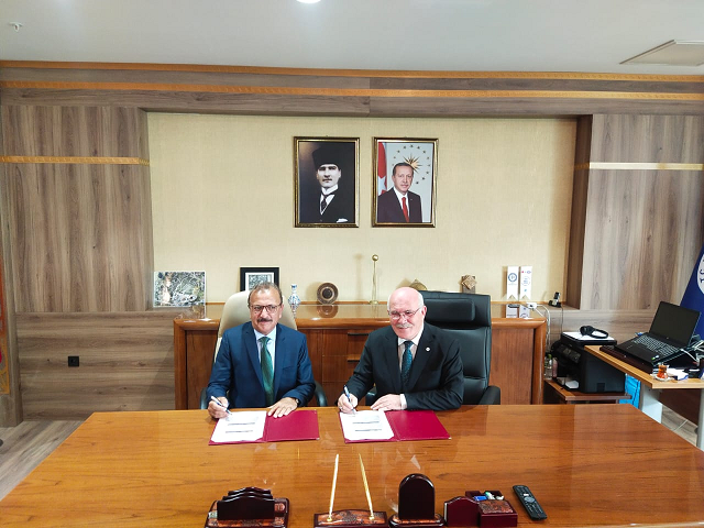 memorandum was signed by the reactor of the usak university prof dr ekrem savas and vice chancellor of uajk prof dr muhammad kaleem abbasi photo express memorandum was signed by the reactor of the usak university prof dr ekrem savas and vice chancellor of uajk prof dr muhammad kaleem abbasi photo express