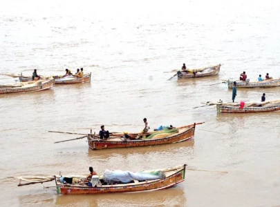 moderate flood at guddu barrage moderate flood at guddu barrage