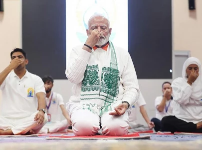 indian pm modi leads yoga practice in iiojk hails stripping region s autonomy indian pm modi leads yoga practice in iiojk hails stripping region s autonomy