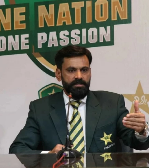 mohammad hafeez speaks to the media while announcing his international retirement photo pcb