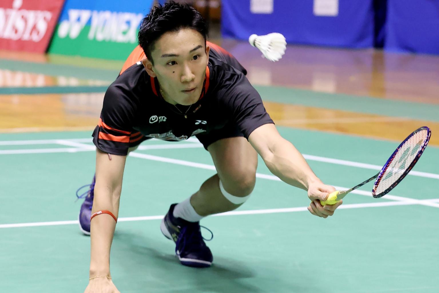 momota back from car crash with a win