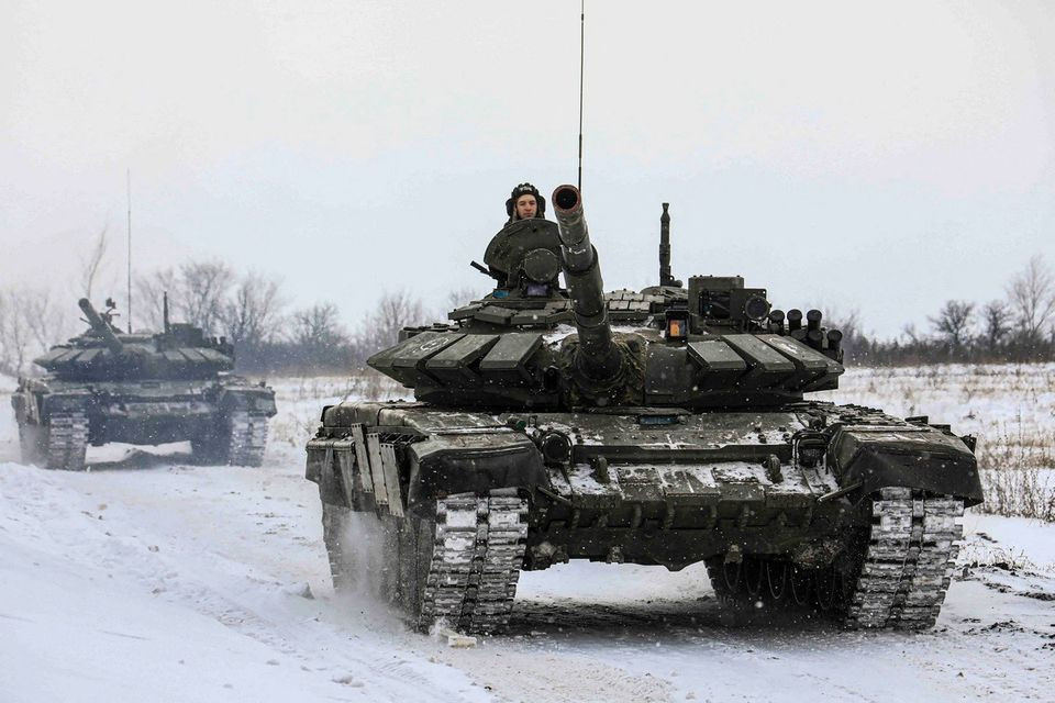 Photo of Russia says some troops return to base, Ukraine reacts cautiously