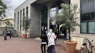 attacks on french mosques racist graffiti signs of rising islamophobia attacks on french mosques racist graffiti signs of rising islamophobia