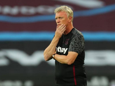 moyes prioritises defensive recruits