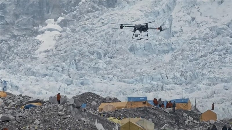 during the tests flycart 30 flew as high as 6 191 8m 20 314ft on mt everest photo anadolu agency