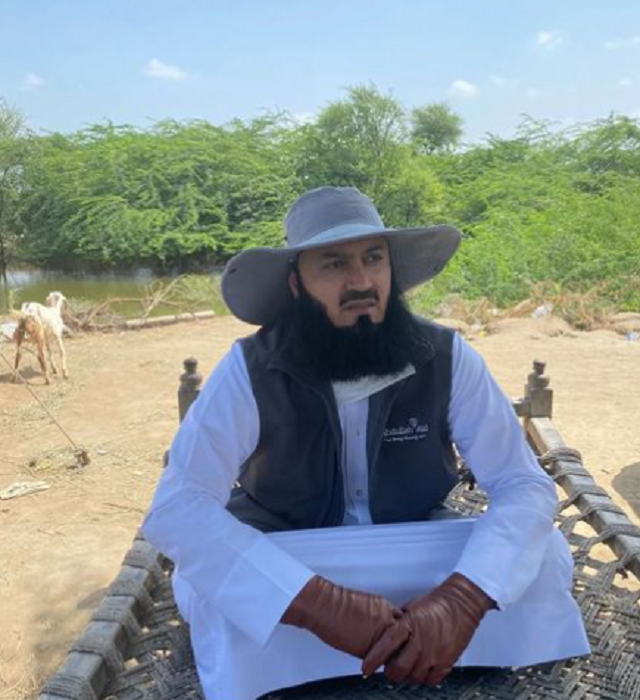Photo of Renowned Islamic scholar Mufti Menk visits flood-hit areas of Sindh