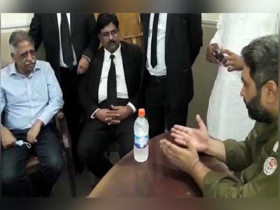 muhammad zubair offers his arrest at shahdara police station muhammad zubair offers his arrest at shahdara police station