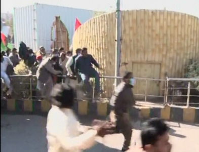 pdm activists clash with multan administration ahead of nov 30 rally