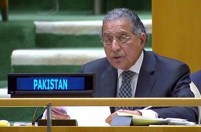 munir akram pakistan s permanent representative to the un expressed his elation as he emerged from the hall photo app file