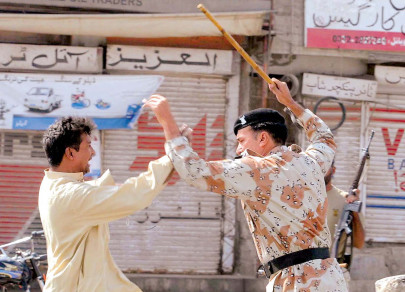 murdered girl s family protest police retaliate with batons and tear gas