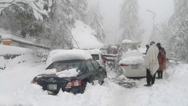 tourists laud murree s clean makeover tourists laud murree s clean makeover