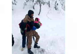 murree preps for snowy tourist season