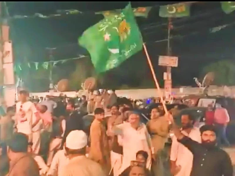 pml n protests after na 249 by poll result swung for ppp pml n protests after na 249 by poll result swung for ppp