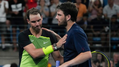 nadal crashes in season opening match swiatek cruises