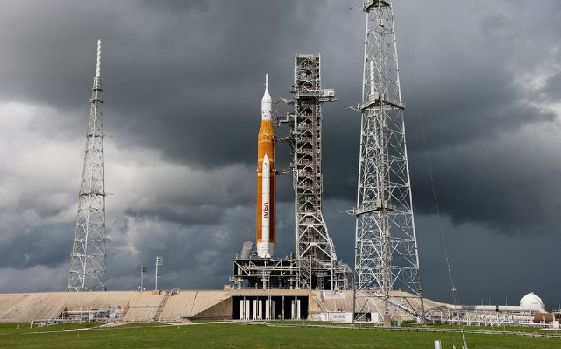 nasa s next generation moon rocket the space launch system sls with the orion crew capsule perched on top stands on launch complex 39b as rain clouds move into the area before its rescheduled debut test launch for the artemis 1 mission at cape canaveral florida us september 2 2022 photo reuters