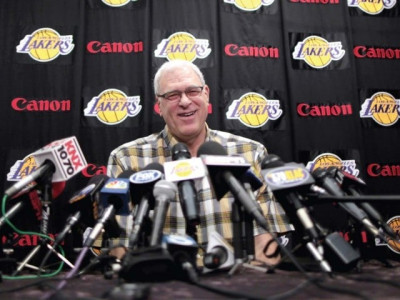 phil jackson walking away with a smile