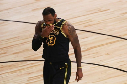 james urges lakers to stay even keeled james urges lakers to stay even keeled