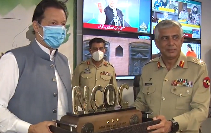 Photo of PM Imran, Gen Bajwa briefed on Covid-19 measures at NCOC