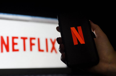 netflix to start offering games to subscribers netflix to start offering games to subscribers