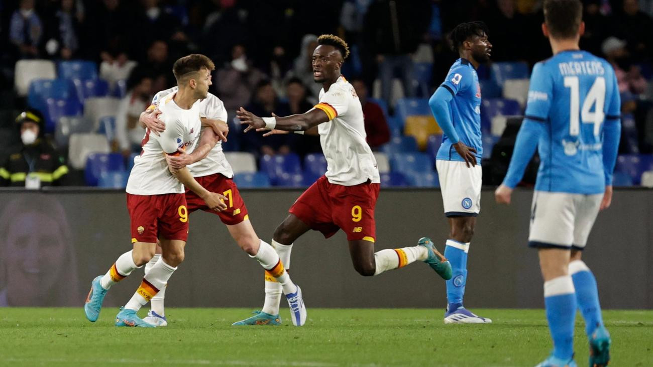 Photo of El Shaarawy strikes to dent Napoli's title hopes