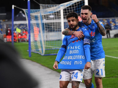 insigne s 100th napoli strike stalls juve s title push