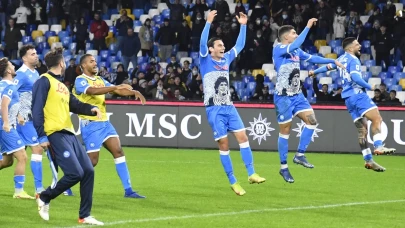 napoli pay perfect tribute to maradona